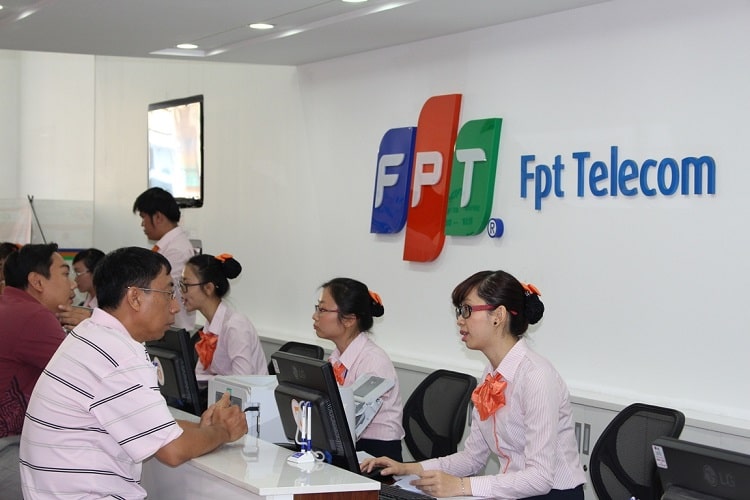 Đóng tiền mạng FPT tại quầy giao dịch gần nhất